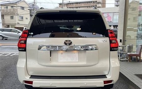 Toyota Land Cruiser Prado 150 рестайлинг 2, 2021 год, 3 217 000 рублей, 5 фотография