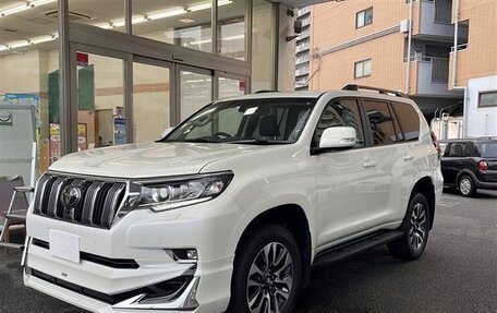 Toyota Land Cruiser Prado 150 рестайлинг 2, 2021 год, 3 217 000 рублей, 3 фотография