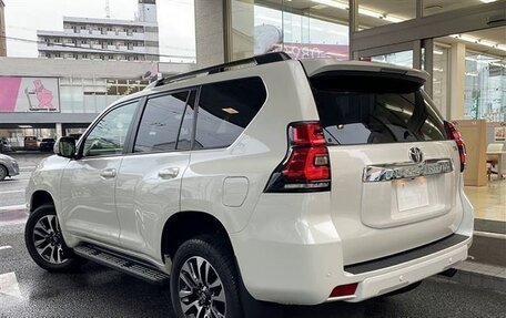 Toyota Land Cruiser Prado 150 рестайлинг 2, 2021 год, 3 217 000 рублей, 6 фотография