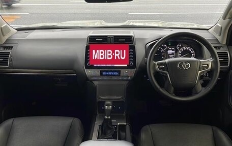 Toyota Land Cruiser Prado 150 рестайлинг 2, 2021 год, 3 217 000 рублей, 8 фотография