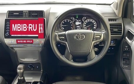 Toyota Land Cruiser Prado 150 рестайлинг 2, 2021 год, 3 217 000 рублей, 9 фотография
