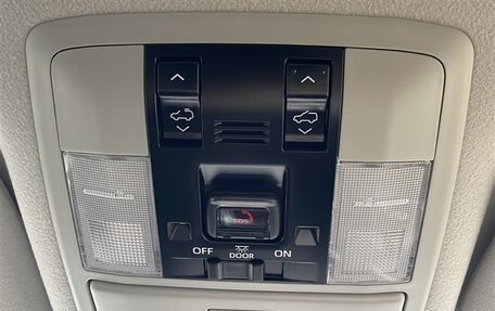 Toyota Land Cruiser Prado 150 рестайлинг 2, 2021 год, 3 217 000 рублей, 13 фотография