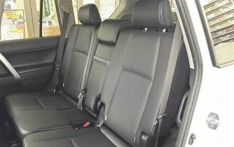 Toyota Land Cruiser Prado 150 рестайлинг 2, 2021 год, 3 217 000 рублей, 20 фотография