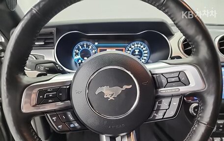 Ford Mustang VI рестайлинг, 2022 год, 3 325 000 рублей, 7 фотография