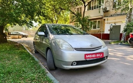 Toyota Prius, 2004 год, 600 000 рублей, 5 фотография