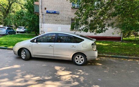 Toyota Prius, 2004 год, 600 000 рублей, 11 фотография