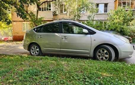Toyota Prius, 2004 год, 600 000 рублей, 16 фотография