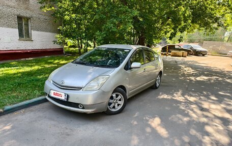 Toyota Prius, 2004 год, 600 000 рублей, 8 фотография