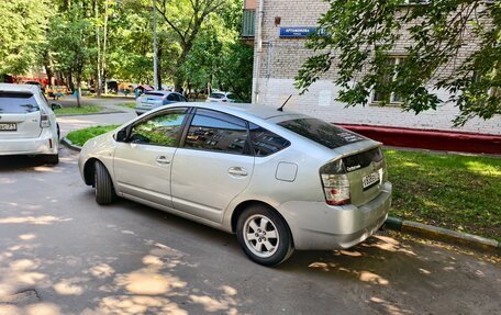 Toyota Prius, 2004 год, 600 000 рублей, 15 фотография