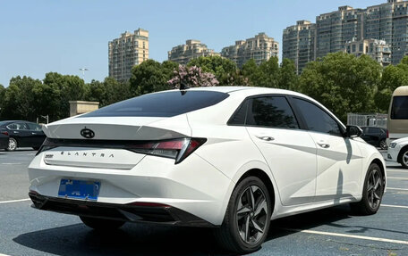 Hyundai Elantra, 2022 год, 1 370 000 рублей, 2 фотография