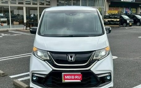 Honda Stepwgn IV, 2016 год, 1 395 000 рублей, 4 фотография