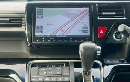Honda Stepwgn IV, 2016 год, 1 395 000 рублей, 21 фотография