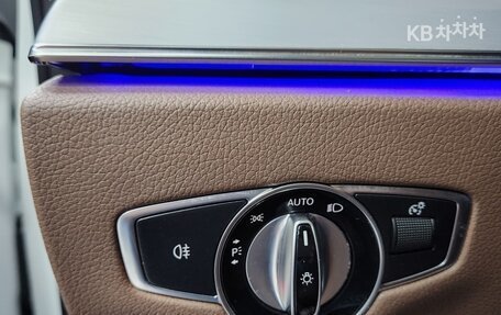 Mercedes-Benz E-Класс, 2021 год, 3 100 000 рублей, 13 фотография