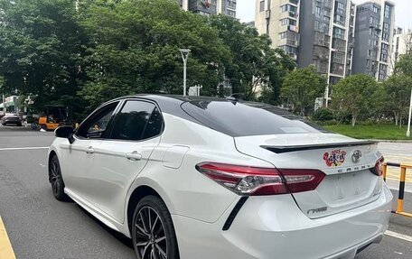 Toyota Camry, 2022 год, 2 355 010 рублей, 3 фотография