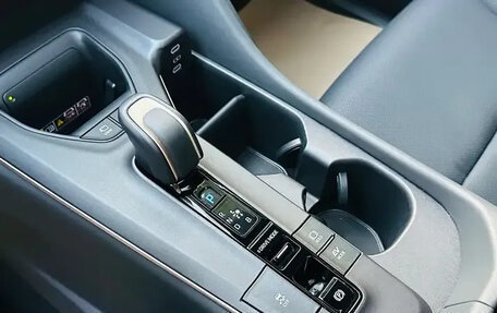 Toyota Crown, 2023 год, 3 500 011 рублей, 12 фотография