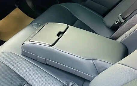 Toyota Crown, 2023 год, 3 500 011 рублей, 18 фотография