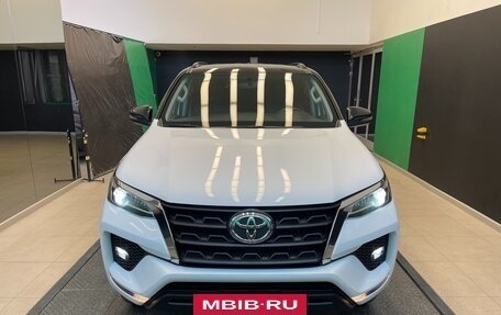 Toyota Fortuner II, 2021 год, 3 990 000 рублей, 2 фотография