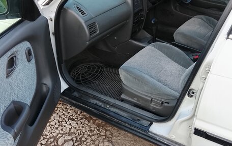 Suzuki Cultus III рестайлинг, 2001 год, 278 000 рублей, 14 фотография