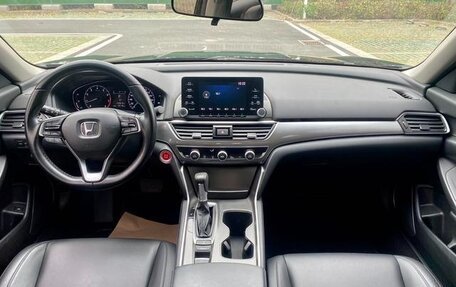 Honda Accord IX рестайлинг, 2021 год, 1 810 000 рублей, 13 фотография