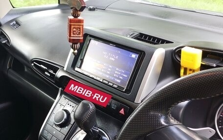 Toyota Wish II, 2011 год, 1 350 000 рублей, 17 фотография
