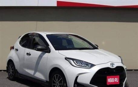 Toyota Yaris, 2021 год, 1 075 000 рублей, 1 фотография