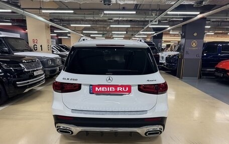 Mercedes-Benz GLB, 2021 год, 2 407 000 рублей, 5 фотография