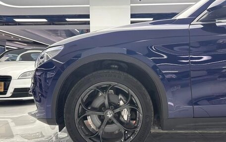 Alfa Romeo Stelvio, 2022 год, 3 100 000 рублей, 4 фотография