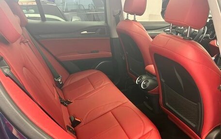 Alfa Romeo Stelvio, 2022 год, 3 100 000 рублей, 9 фотография