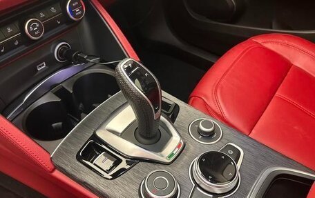 Alfa Romeo Stelvio, 2022 год, 3 100 000 рублей, 17 фотография
