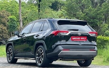 Toyota RAV4, 2021 год, 2 017 000 рублей, 10 фотография