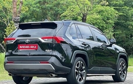 Toyota RAV4, 2021 год, 2 017 000 рублей, 7 фотография
