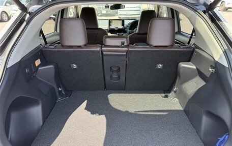 Toyota Yaris Cross, 2021 год, 1 337 000 рублей, 15 фотография