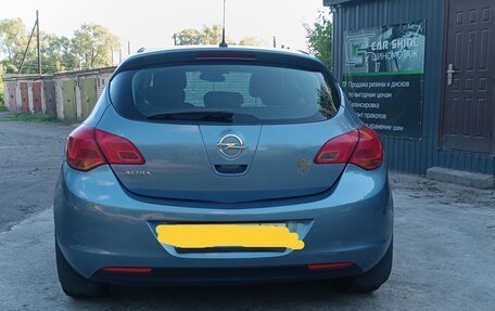 Opel Astra J, 2010 год, 670 000 рублей, 4 фотография