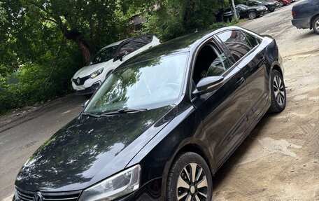 Volkswagen Jetta VI, 2011 год, 899 999 рублей, 2 фотография