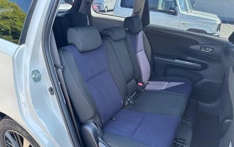 Toyota Wish II, 2017 год, 1 287 000 рублей, 15 фотография