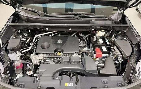 Toyota RAV4, 2024 год, 2 684 000 рублей, 13 фотография