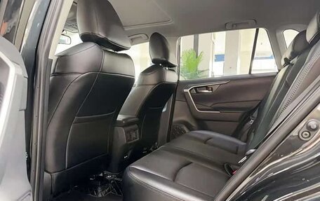 Toyota RAV4, 2024 год, 2 684 000 рублей, 12 фотография