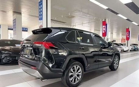 Toyota RAV4, 2024 год, 2 684 000 рублей, 4 фотография
