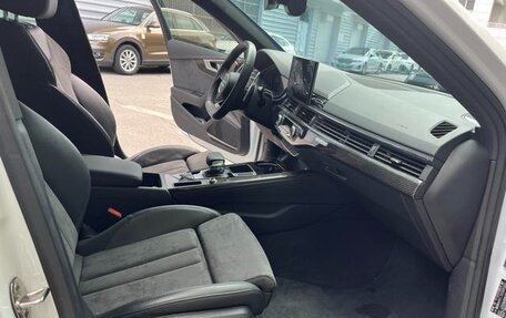 Audi A4, 2022 год, 2 370 000 рублей, 10 фотография