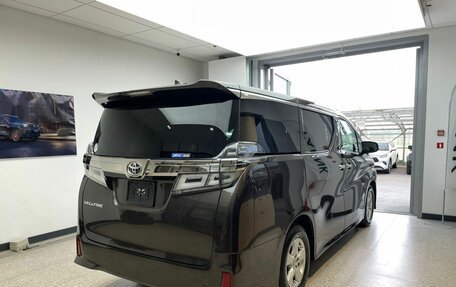 Toyota Vellfire II, 2020 год, 4 200 000 рублей, 3 фотография