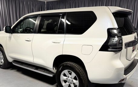 Toyota Land Cruiser Prado 150 рестайлинг 2, 2014 год, 2 600 000 рублей, 6 фотография