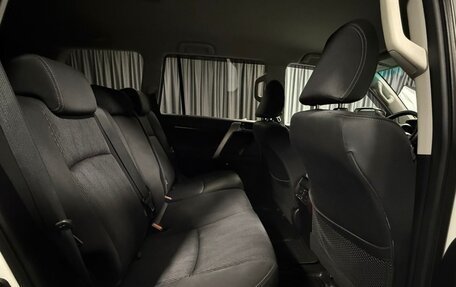 Toyota Land Cruiser Prado 150 рестайлинг 2, 2014 год, 2 600 000 рублей, 28 фотография