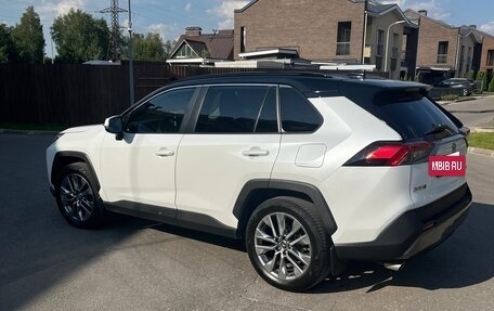 Toyota RAV4, 2021 год, 3 150 000 рублей, 7 фотография