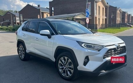 Toyota RAV4, 2021 год, 3 150 000 рублей, 3 фотография