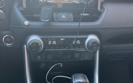 Toyota RAV4, 2021 год, 3 150 000 рублей, 10 фотография