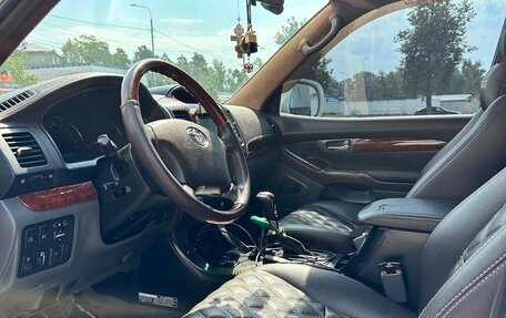 Toyota Land Cruiser Prado 120 рестайлинг, 2004 год, 2 500 000 рублей, 8 фотография