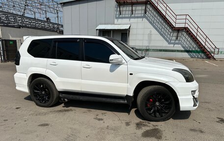 Toyota Land Cruiser Prado 120 рестайлинг, 2004 год, 2 500 000 рублей, 2 фотография