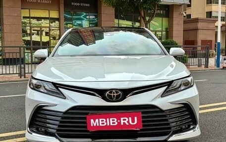 Toyota Camry, 2022 год, 2 425 000 рублей, 2 фотография