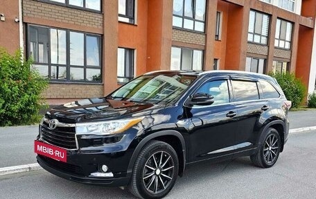 Toyota Highlander III, 2015 год, 2 990 000 рублей, 2 фотография