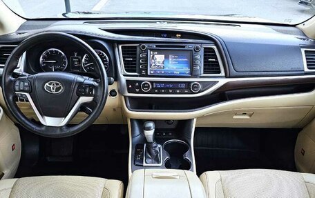 Toyota Highlander III, 2015 год, 2 990 000 рублей, 7 фотография